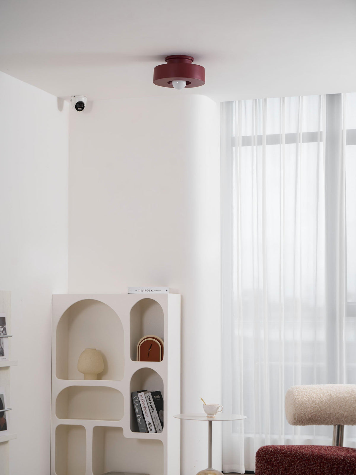 Stropní svítidlo Simon — design skládaných válců, tři barevné varianty