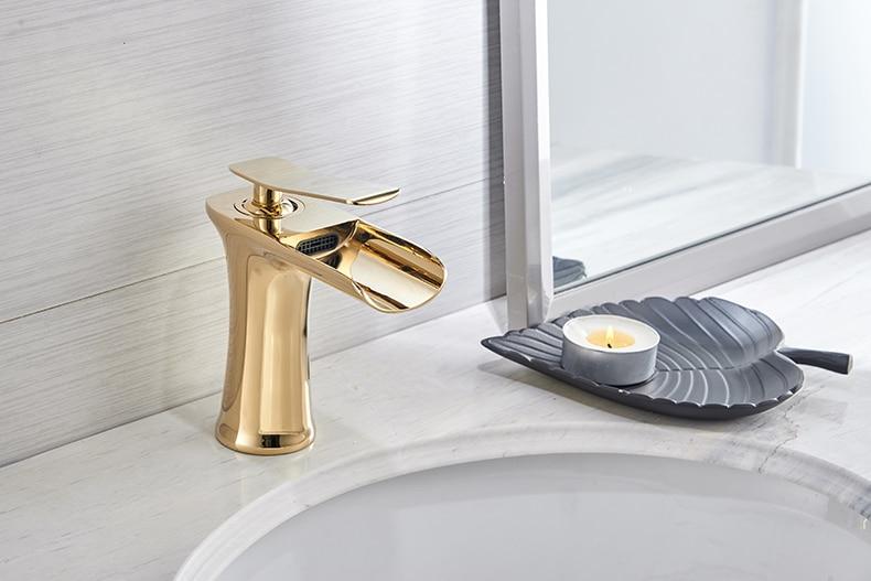 صنبور حوض شلال بمقبض واحد