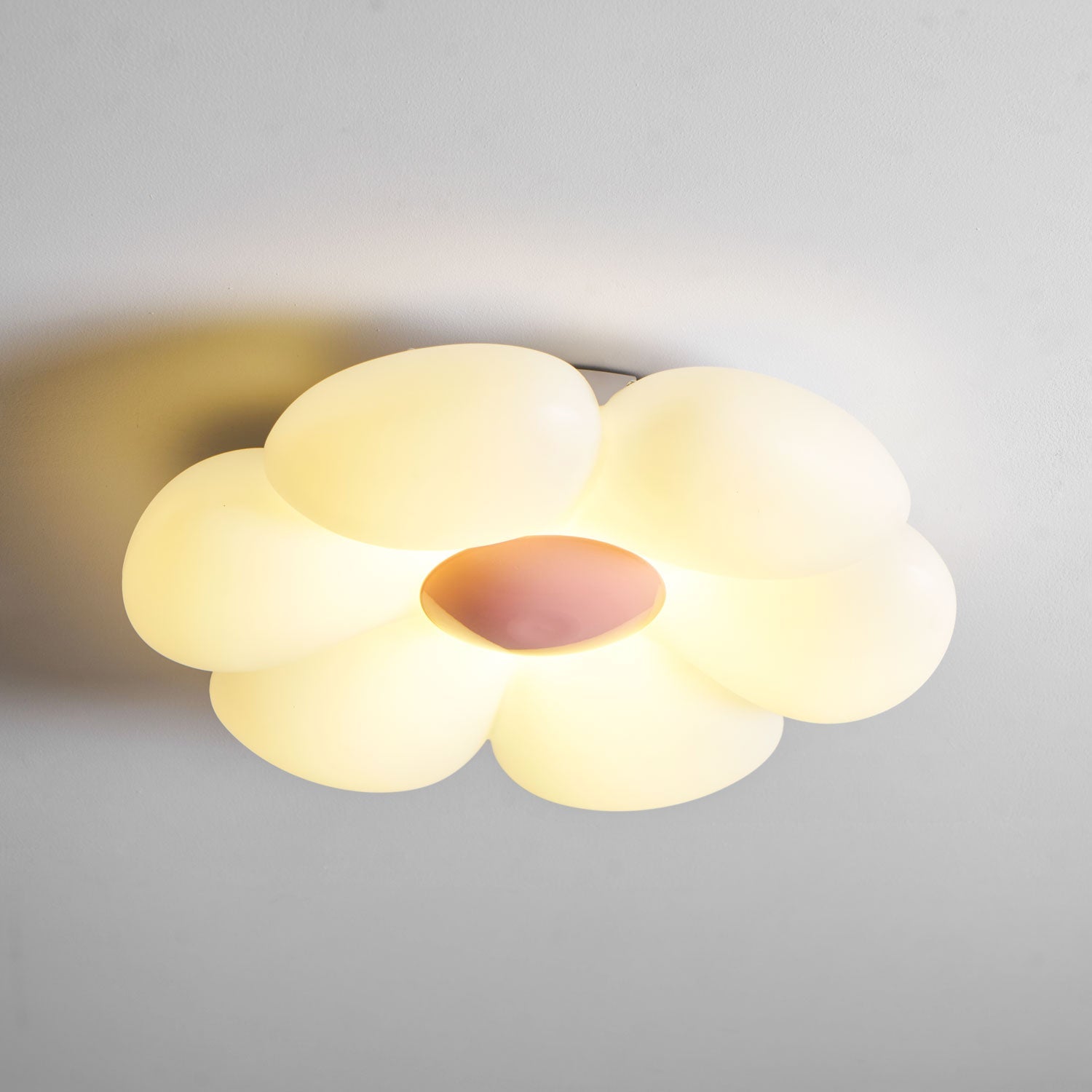VKL-1028 Stropní lampa s květinovým designem a šesti okvětními lístky
