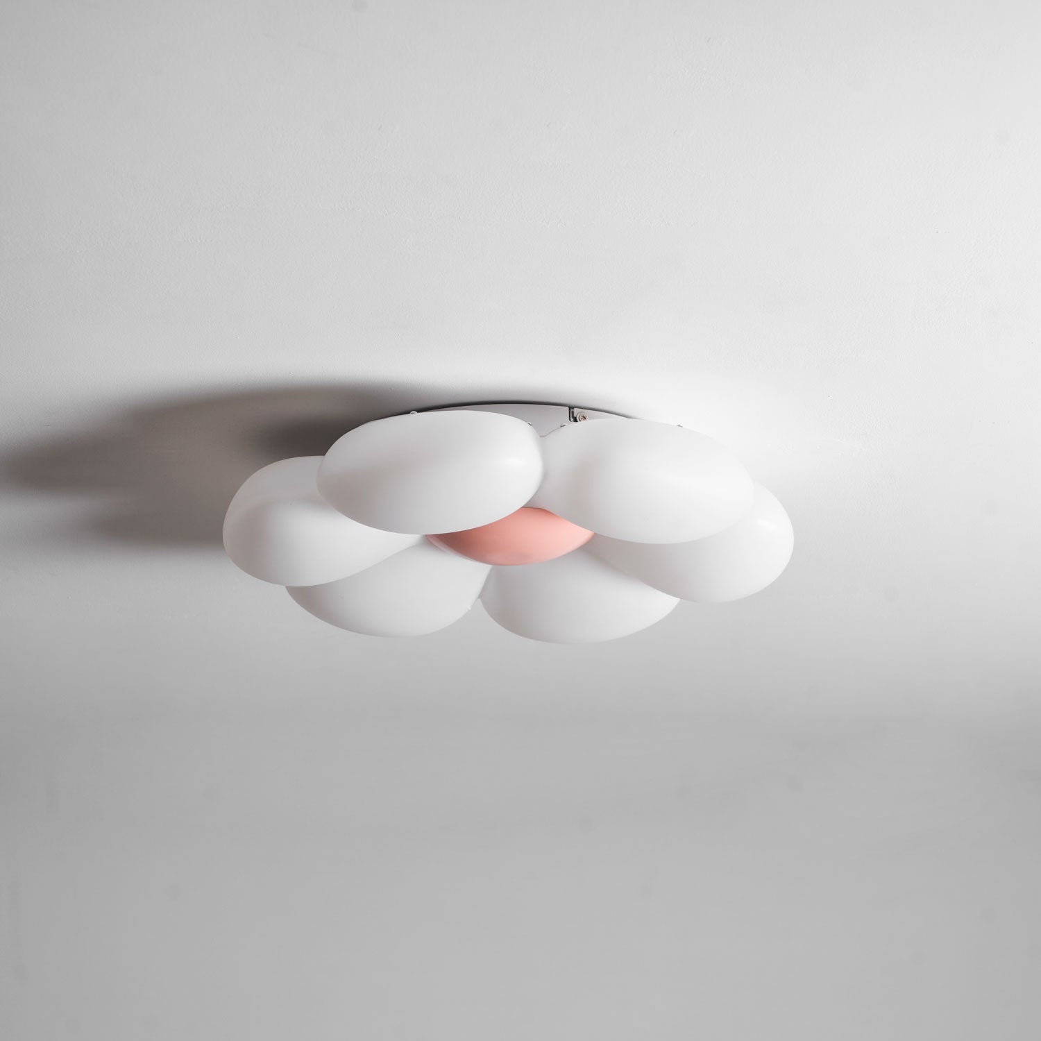 VKL-1028 Stropní lampa s květinovým designem a šesti okvětními lístky