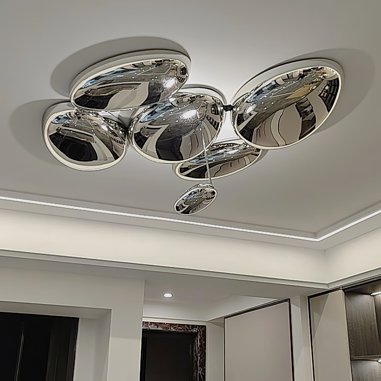 Skydro Flush-Mount Ceiling Lamp — Dimmable LED Cluster