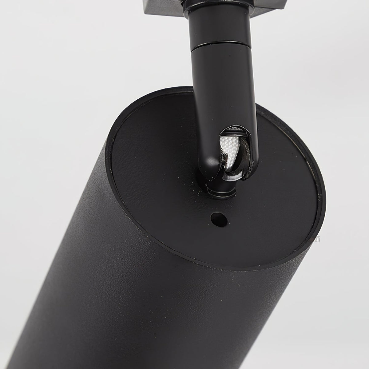 Sleek Cylinder Track Light — 30° Beam Angle