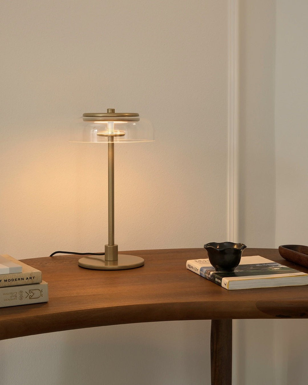Stolní lampa Solara — zapojení do zásuvky s vypínačem