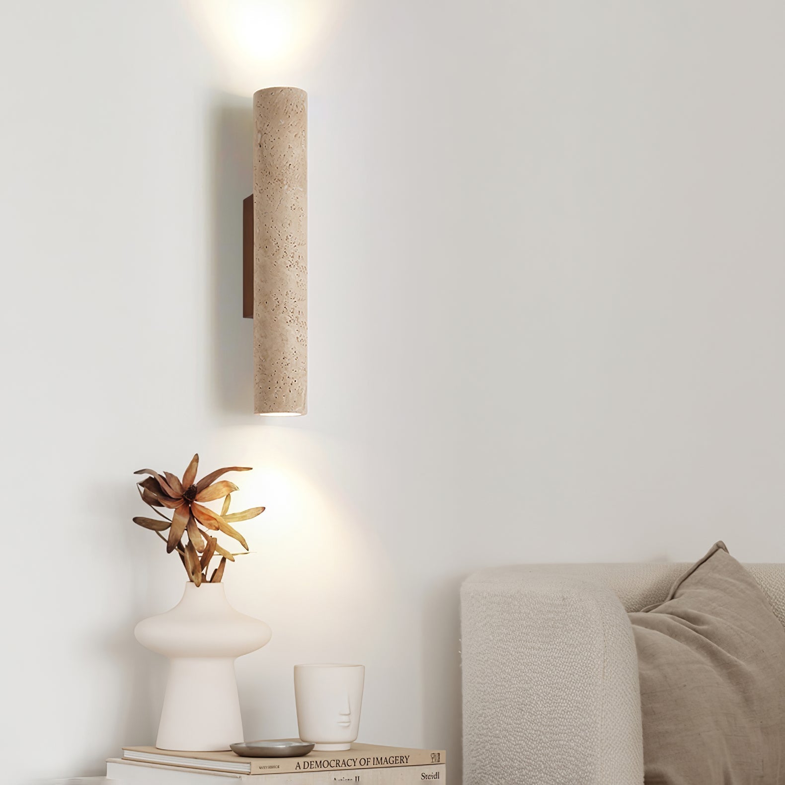 Solis Column Wall Lamp — Minimal Cylindrical Form