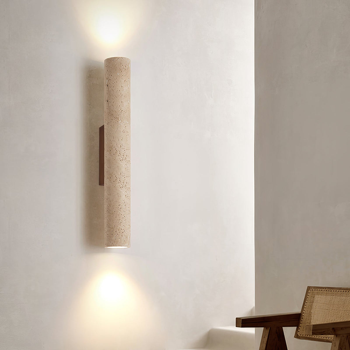 Solis Column Wall Lamp — Minimal Cylindrical Form
