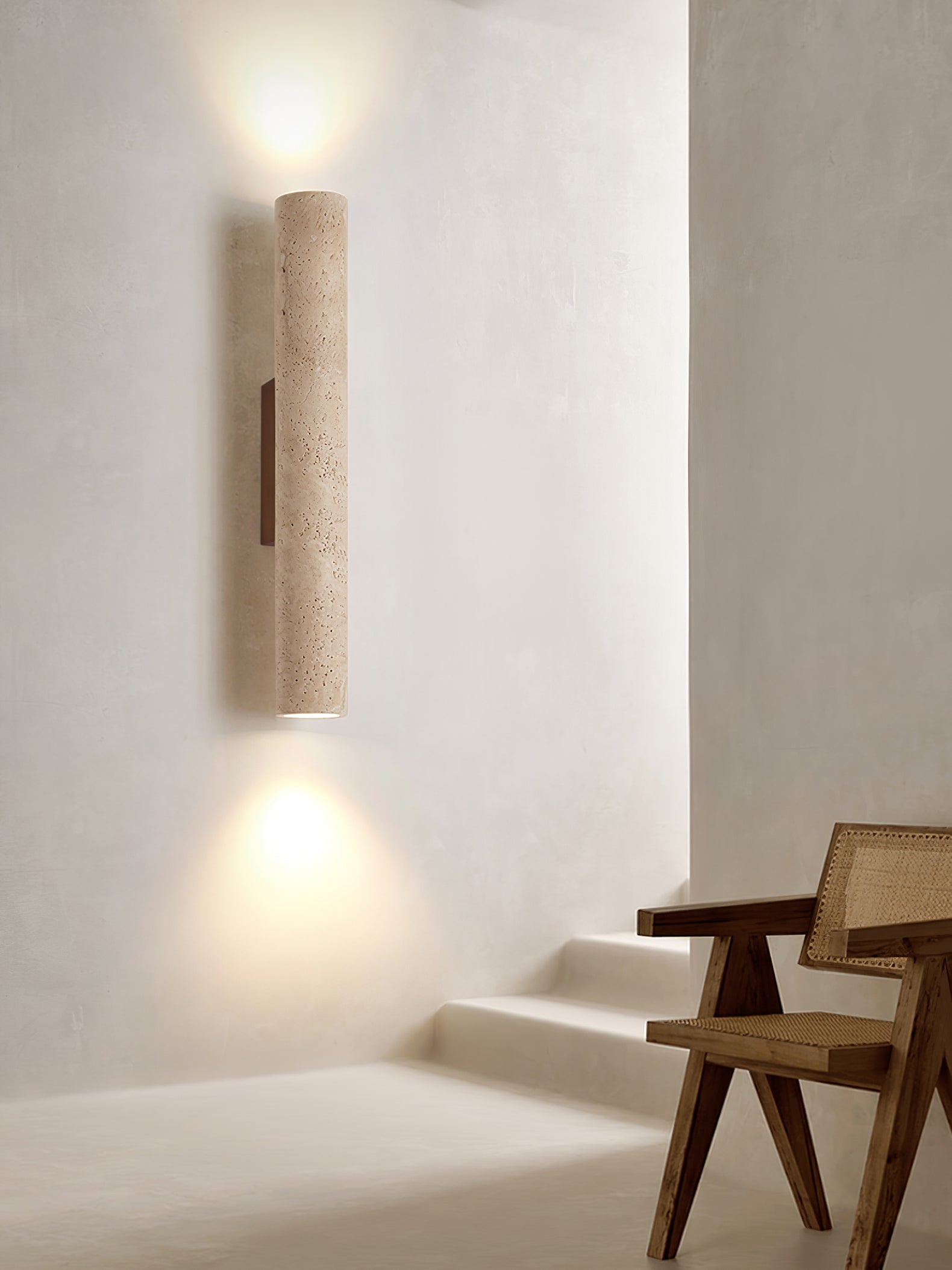 Solis Column Wall Lamp — Minimal Cylindrical Form