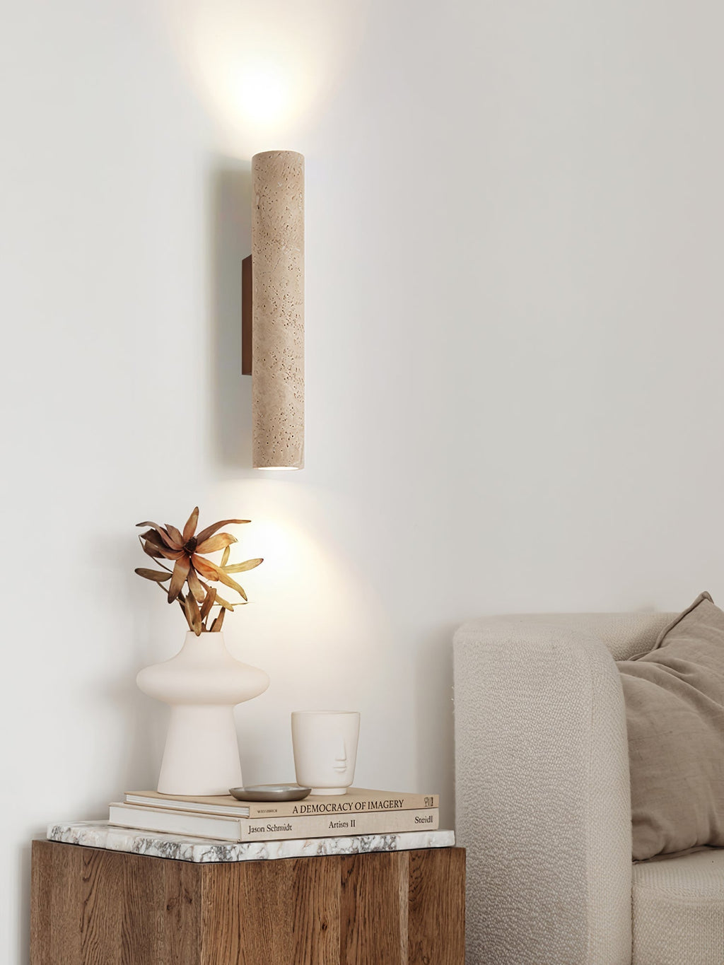 Solis Column Wall Lamp — Minimal Cylindrical Form