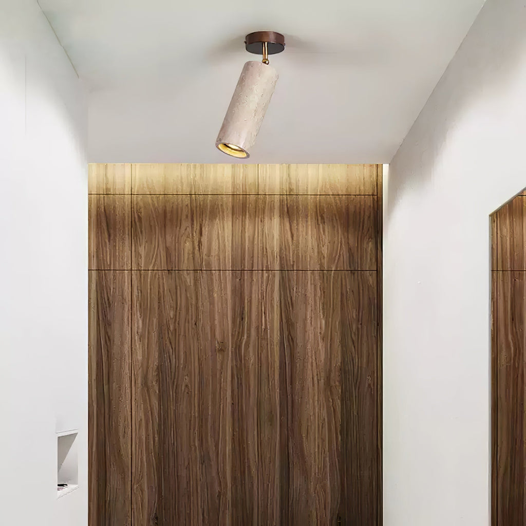 Faretto in pietra Solis — Cilindro in travertino, supporto in legno di noce, snodo in ottone