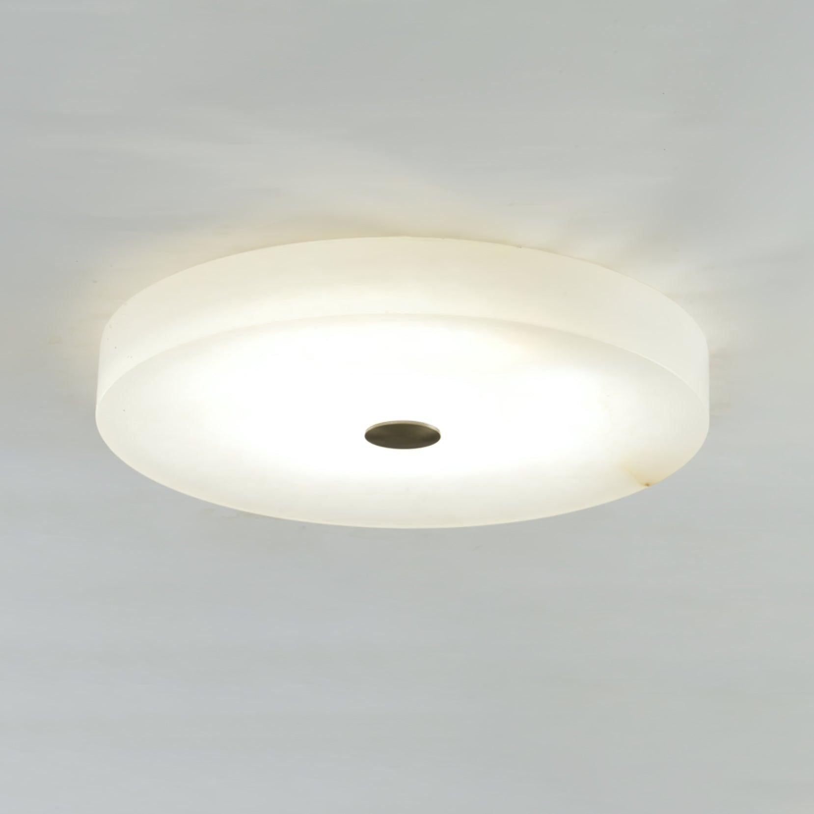 Stropní lampa Sophie z alabastru — kulatá silueta