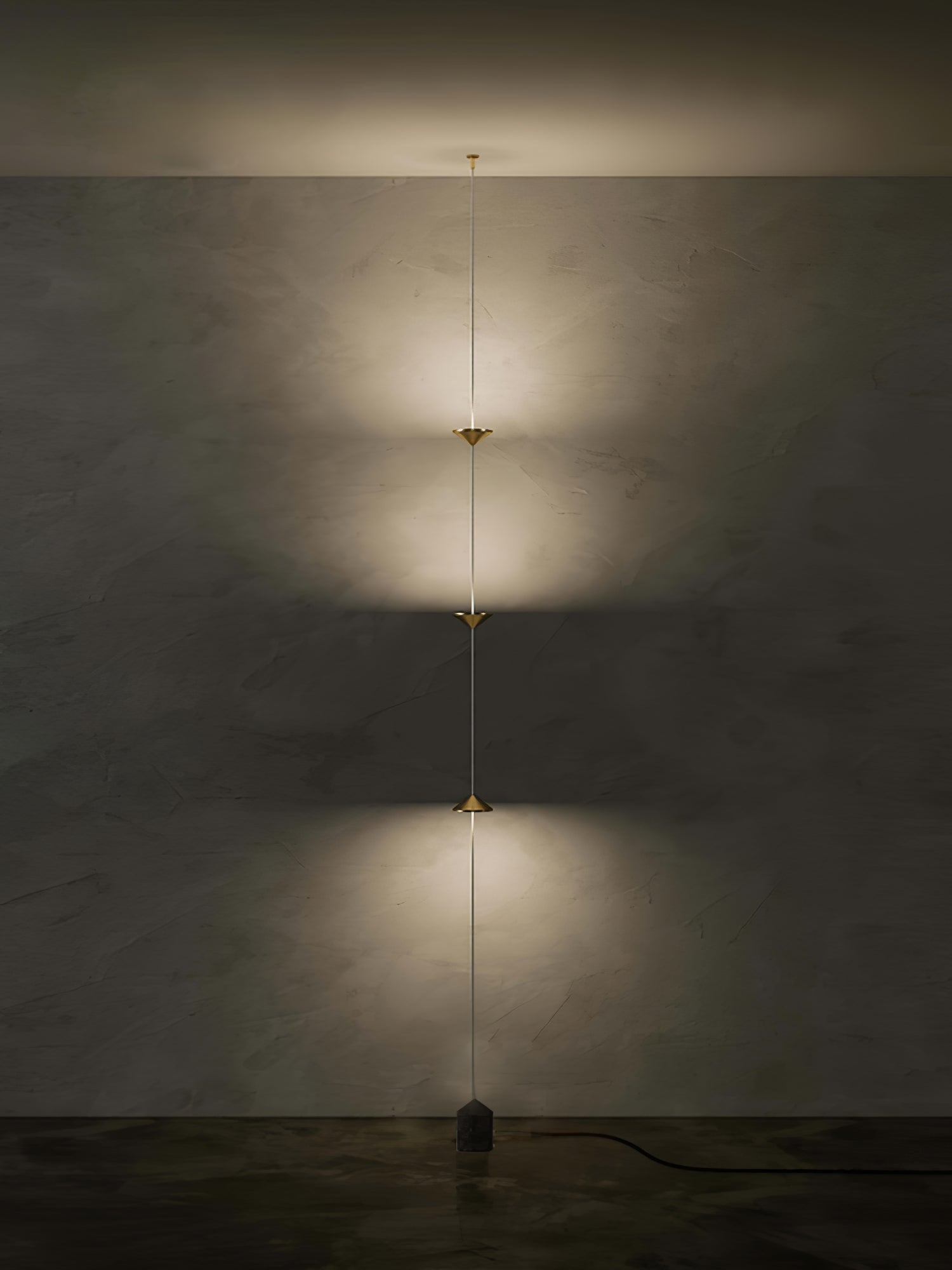 Soreluna 3- oder 4-flammige Stehlampe — Gold & Schwarz