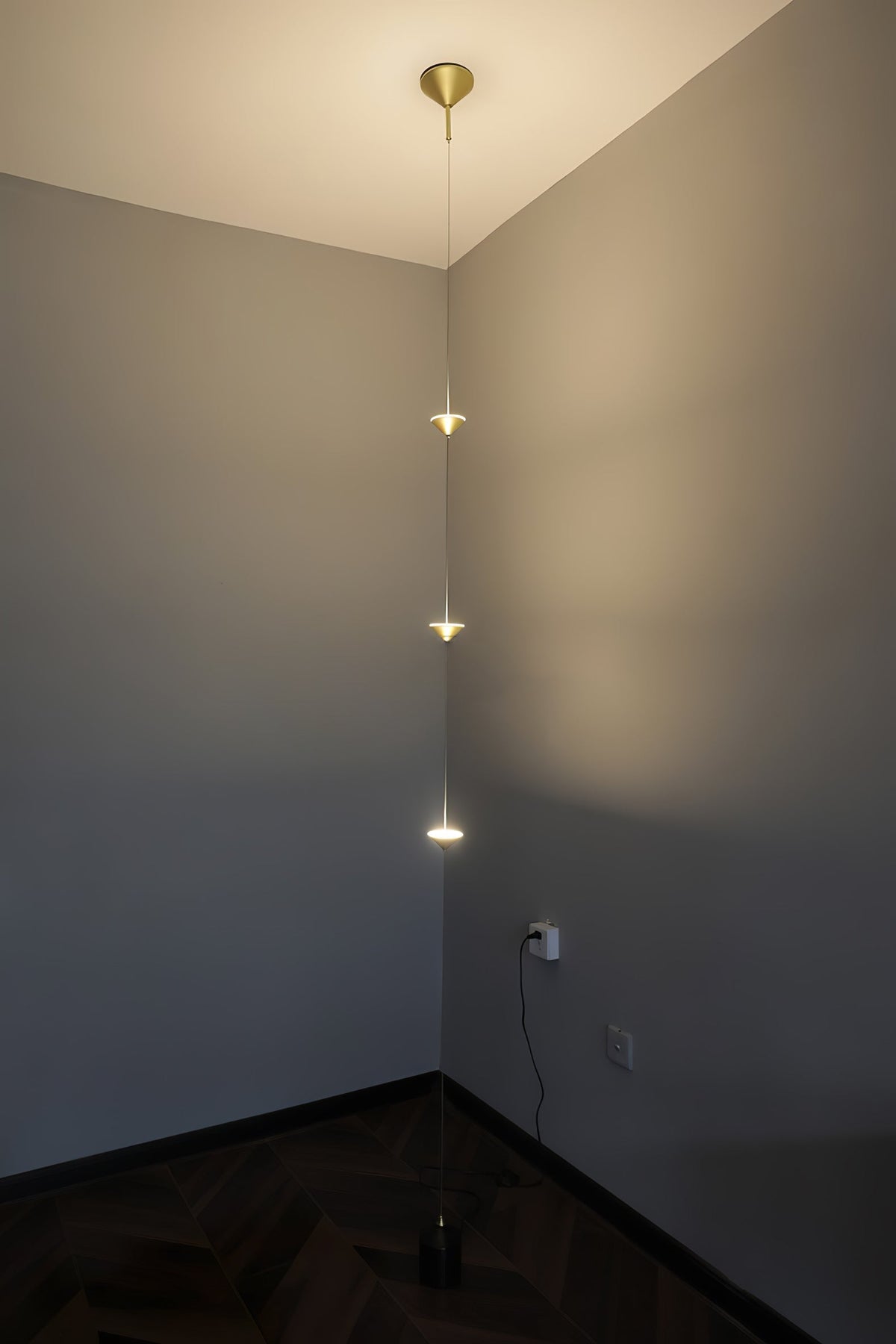 Soreluna 3- oder 4-flammige Stehlampe — Gold & Schwarz