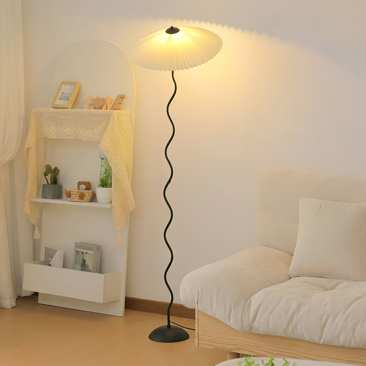 Squiggle Floor Lamp — Sculptural Wavy Stand, Modern Accent Lighting