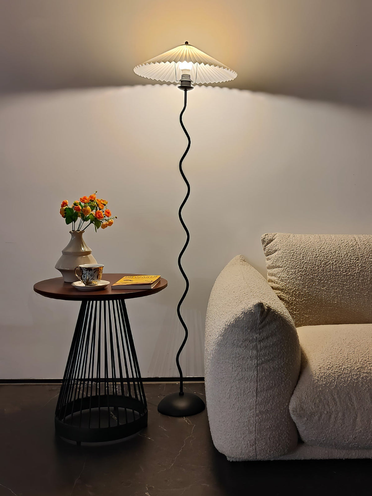 Squiggle Floor Lamp — Sculptural Wavy Stand, Modern Accent Lighting