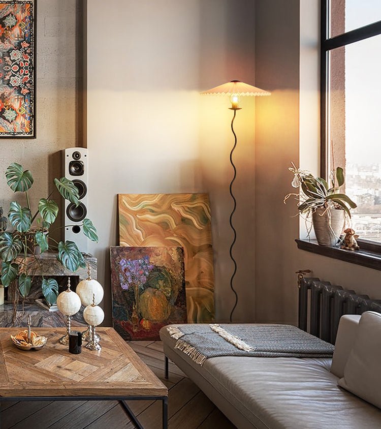 Squiggle-golvlampa — vågig bas, slingrande design