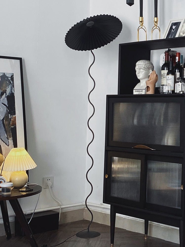 Squiggle Floor Lamp — Sculptural Wavy Stand, Modern Accent Lighting