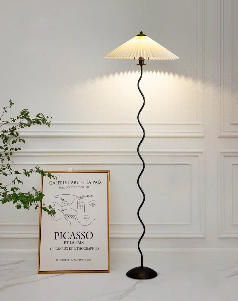 Squiggle Floor Lamp — Sculptural Wavy Stand, Modern Accent Lighting