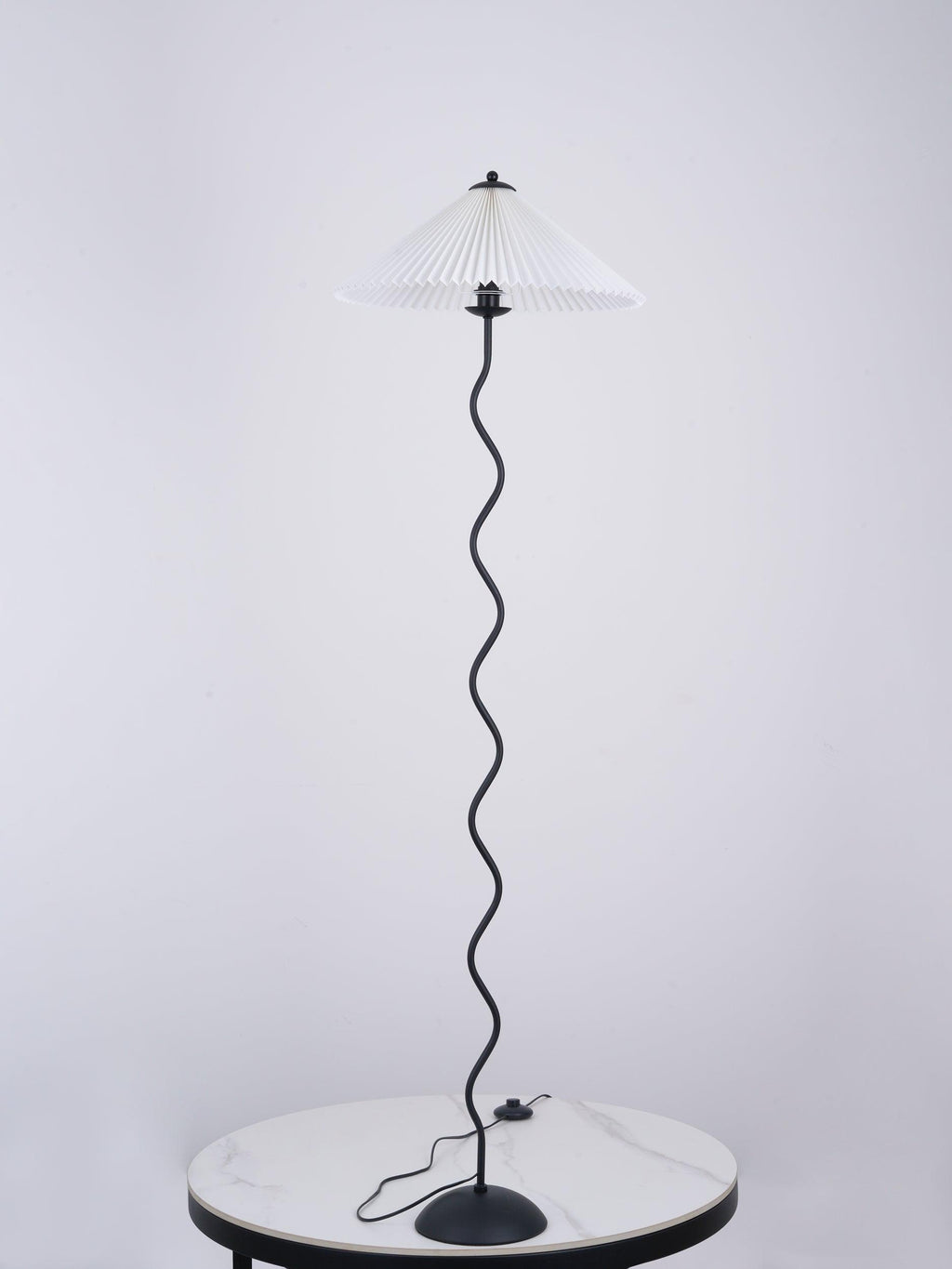 Squiggle Floor Lamp — Sculptural Wavy Stand, Modern Accent Lighting
