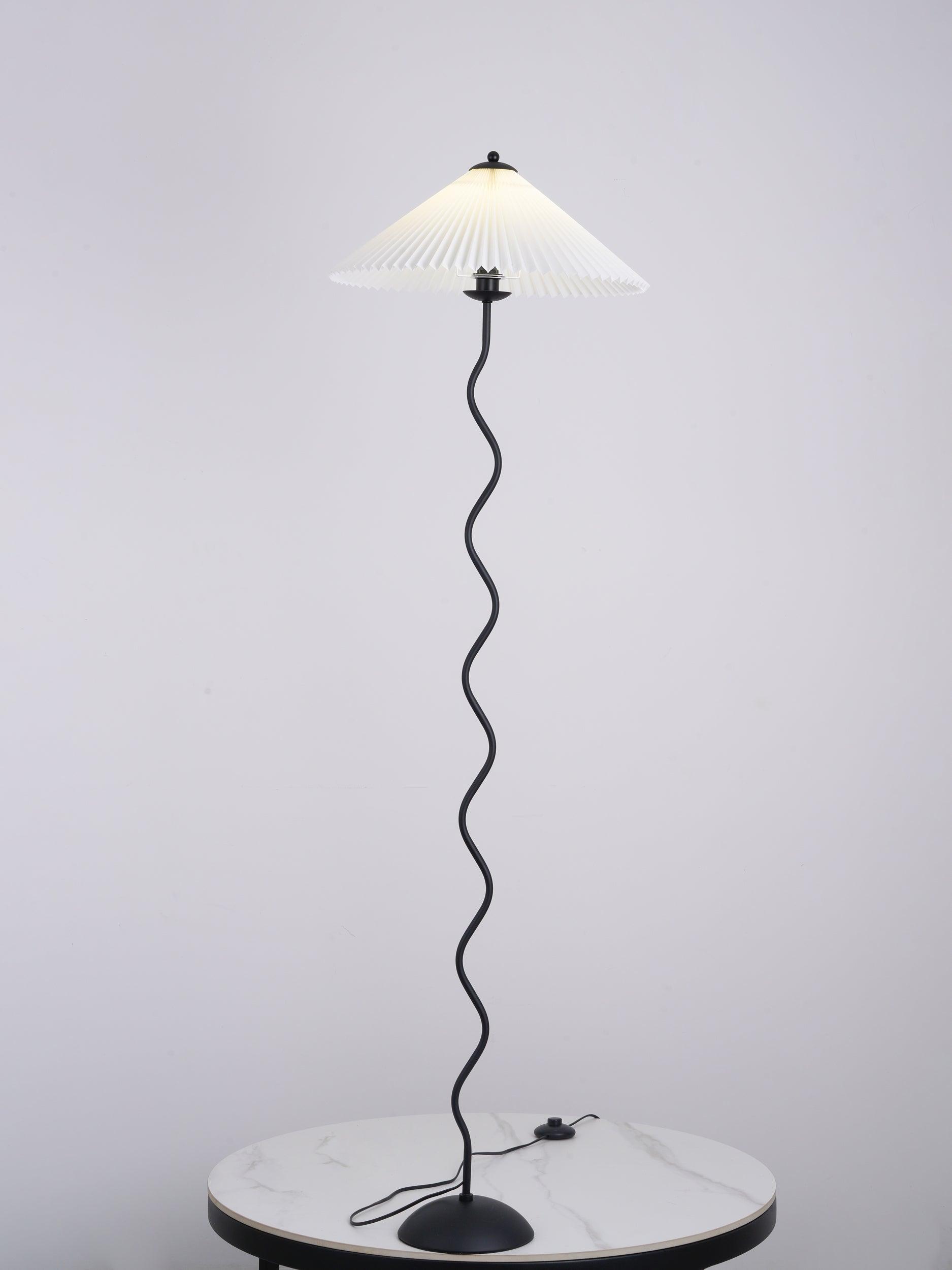 Squiggle Floor Lamp — Sculptural Wavy Stand, Modern Accent Lighting