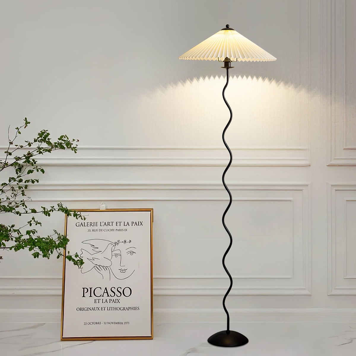 Squiggle Floor Lamp — Sculptural Wavy Stand, Modern Accent Lighting