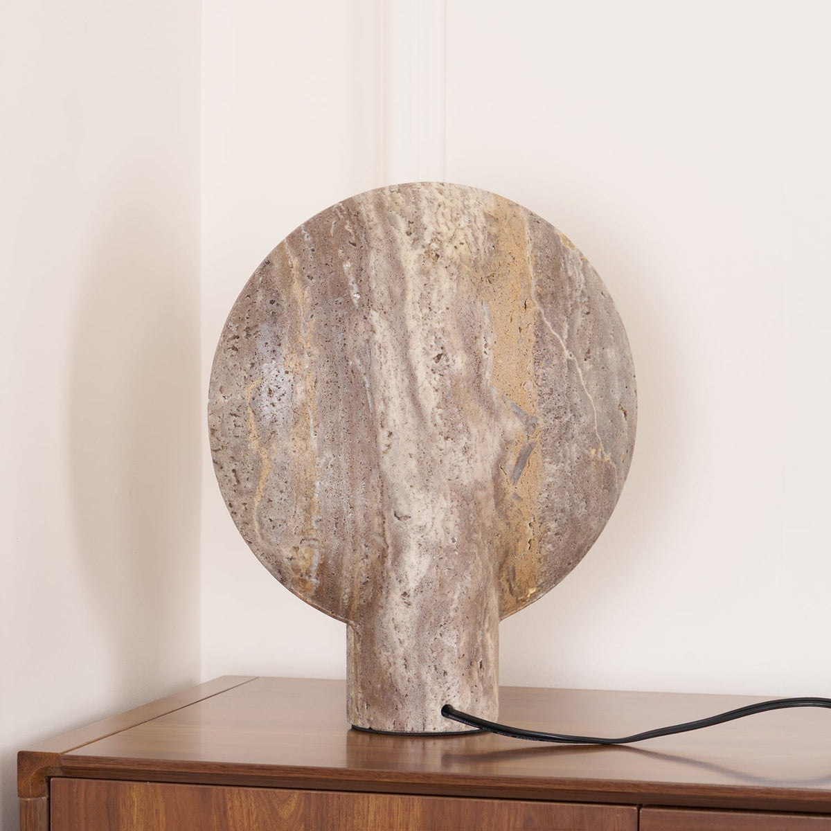 Stolní lampa z přírodního žlutého travertinu
