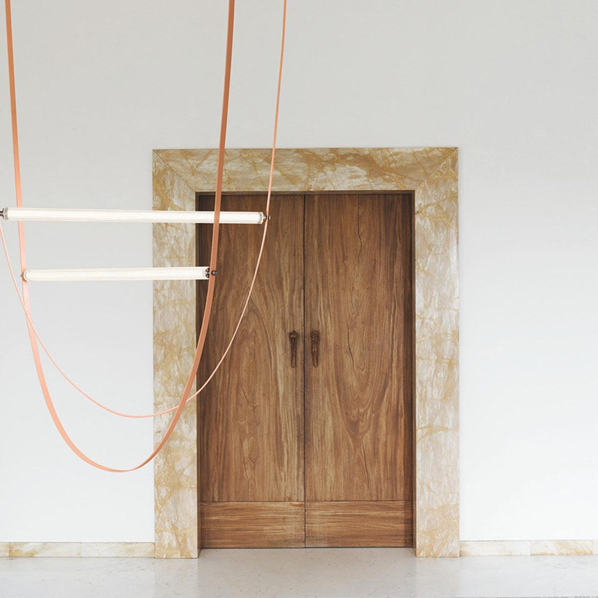 Tracer Belt Pendant Lamp — LED Silicone Diffuser, Premium Leather Belt Suspension