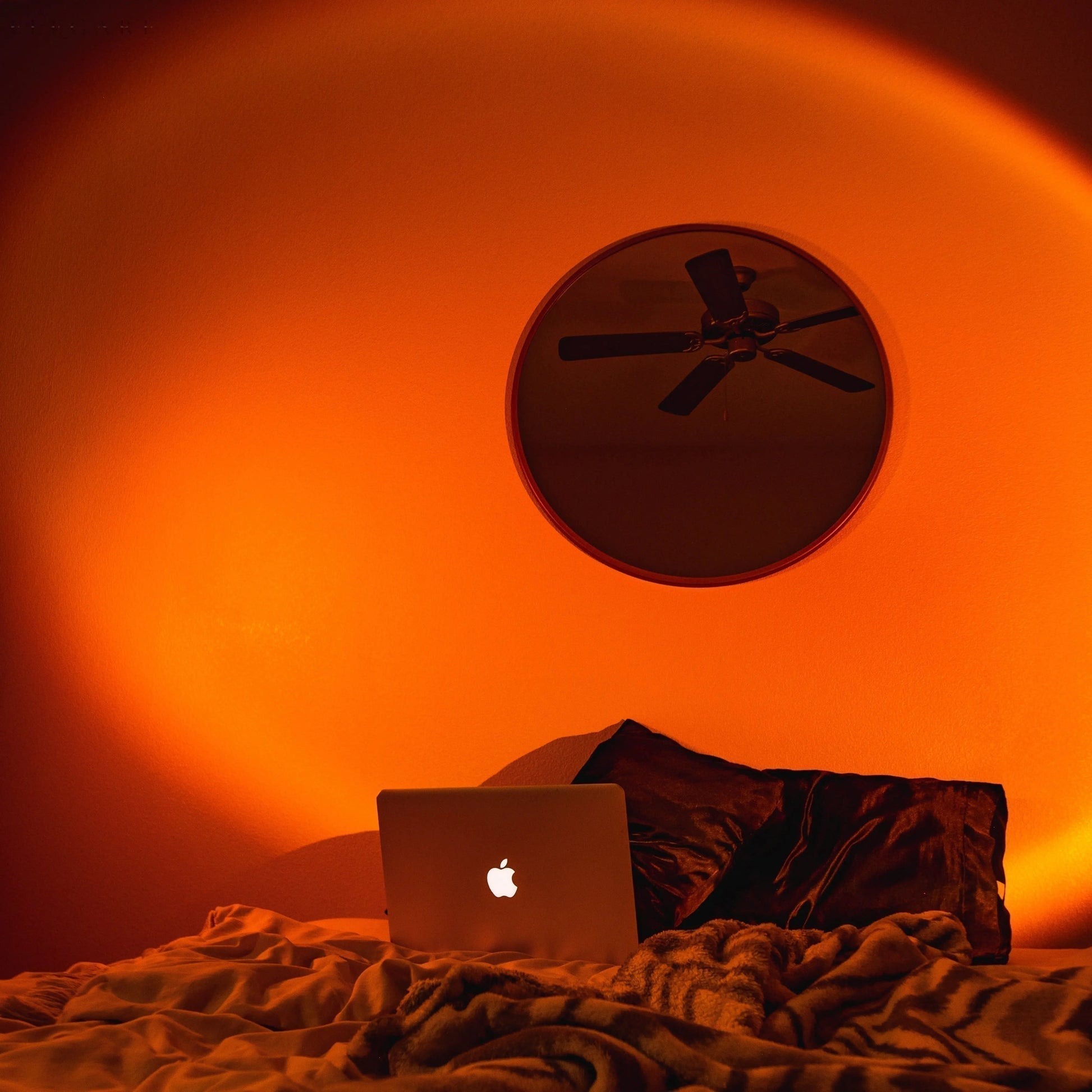 Lampada a proiezione LED Aura del Crepuscolo per illuminazione ambientale domestica