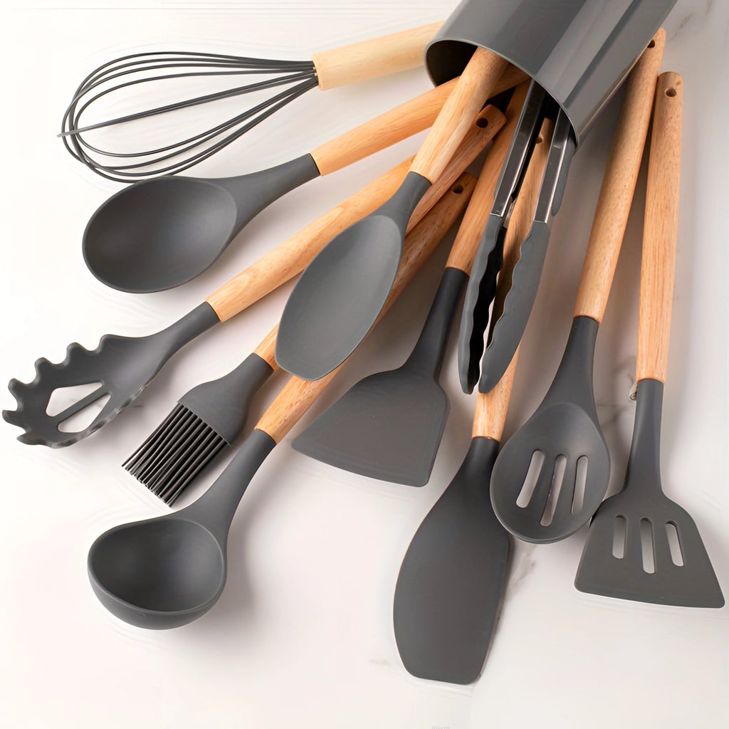 Set di utensili da cucina ecologici in silicone con manici in bambù