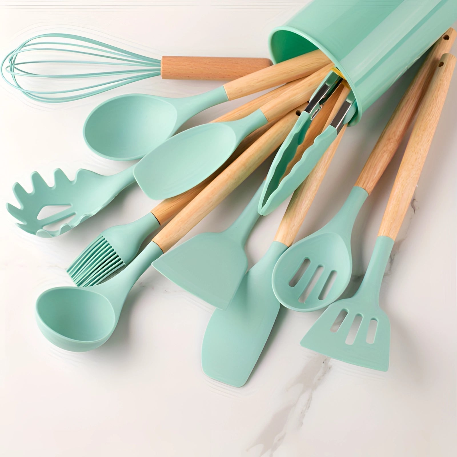 Set di utensili da cucina ecologici in silicone con manici in bambù