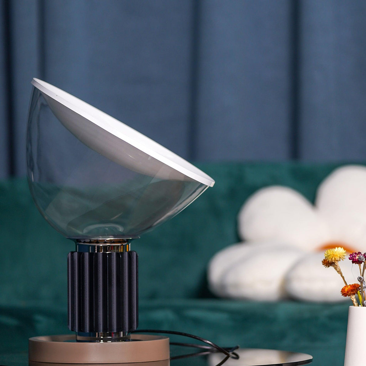Lampa stołowa Nexus — nowoczesny design z regulacją