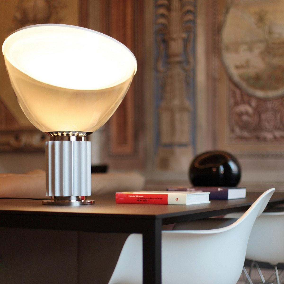 Lampa stołowa Nexus — nowoczesny design z regulacją