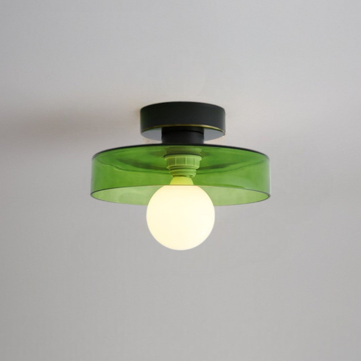 Candeeiro de teto em vidro e latão inspirado na Bauhaus — casquilho G9