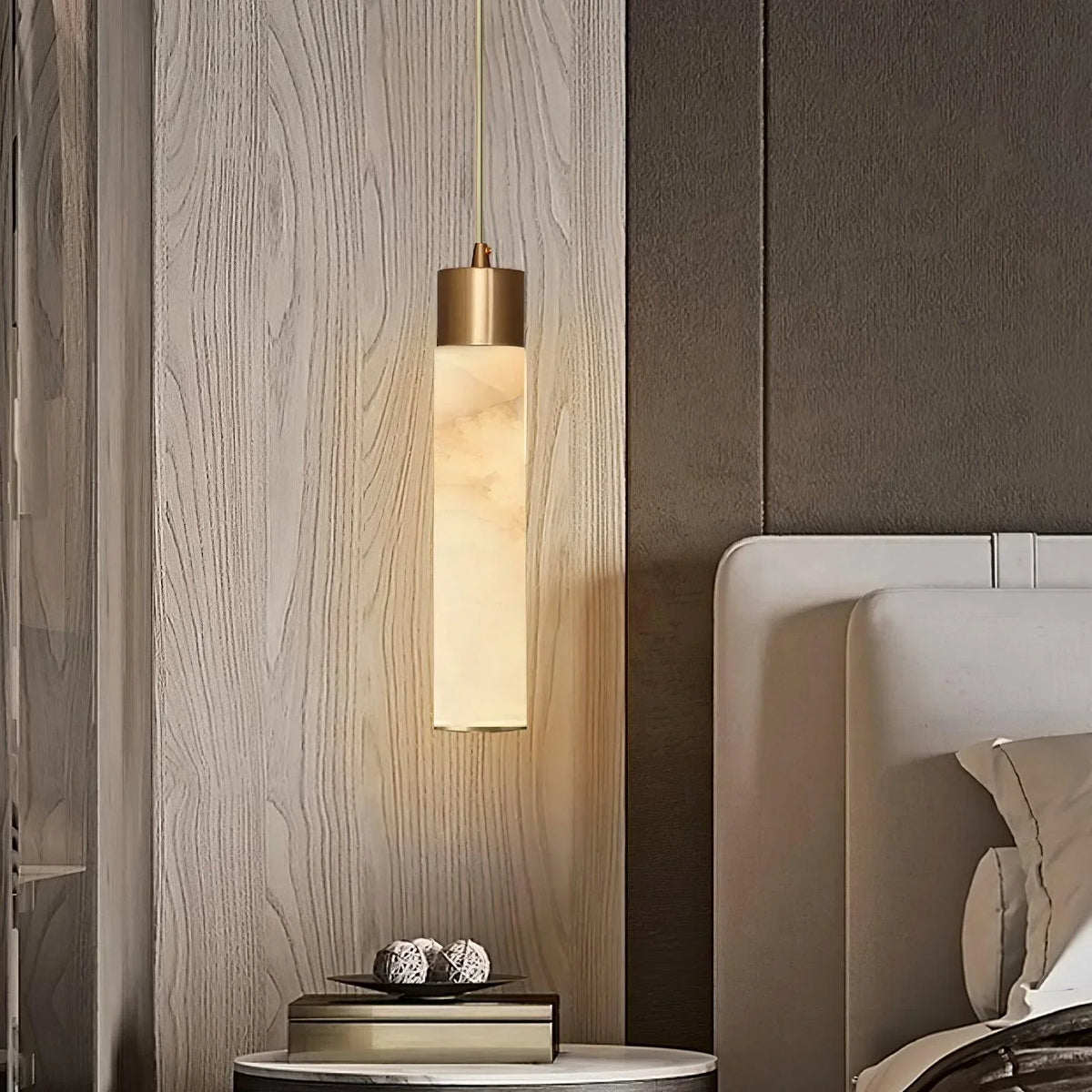 Biała wisząca lampa z alabastru Dike