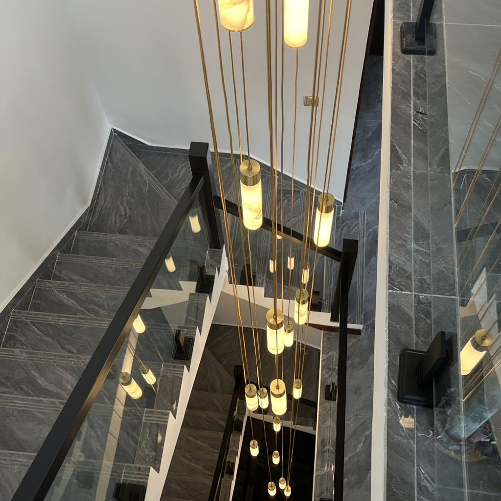 Biała wisząca lampa z alabastru Dike