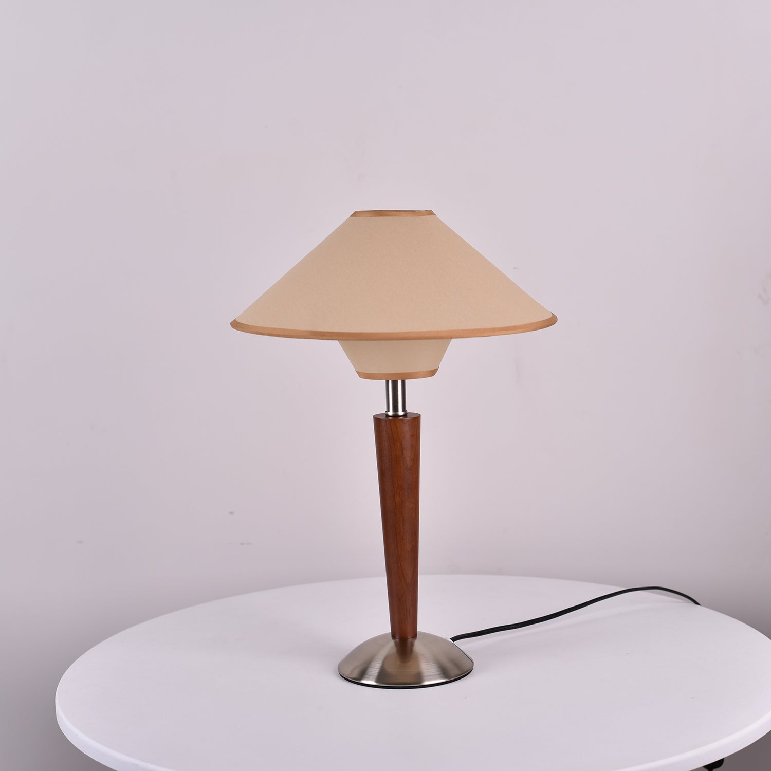 Talonwood Table Lamp — ∅11.8″ × H17.3″, Tan And Walnut Variant