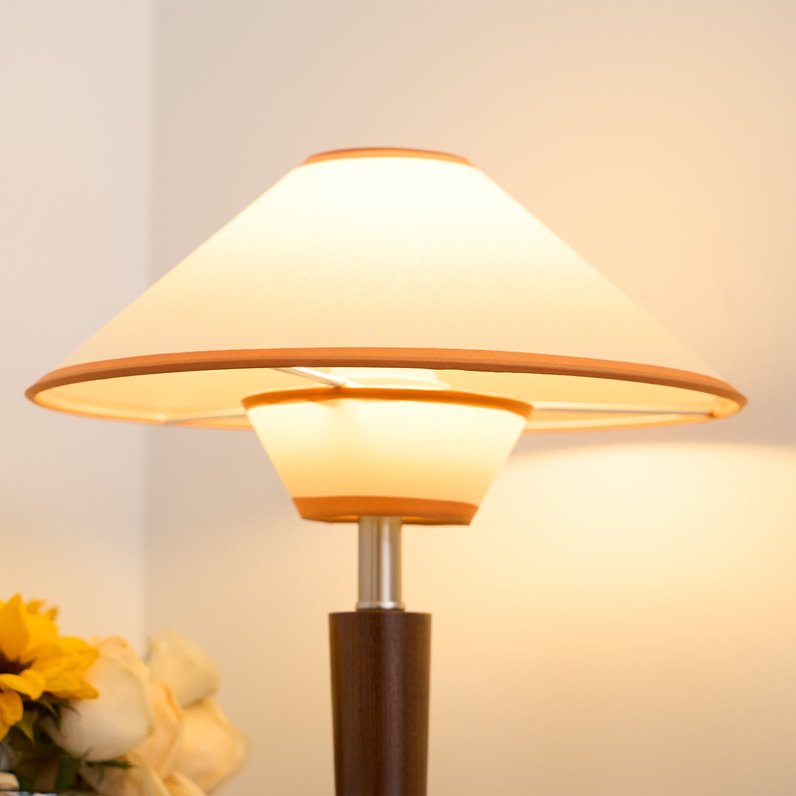 Talonwood Table Lamp — ∅11.8″ × H17.3″, Tan And Walnut Variant