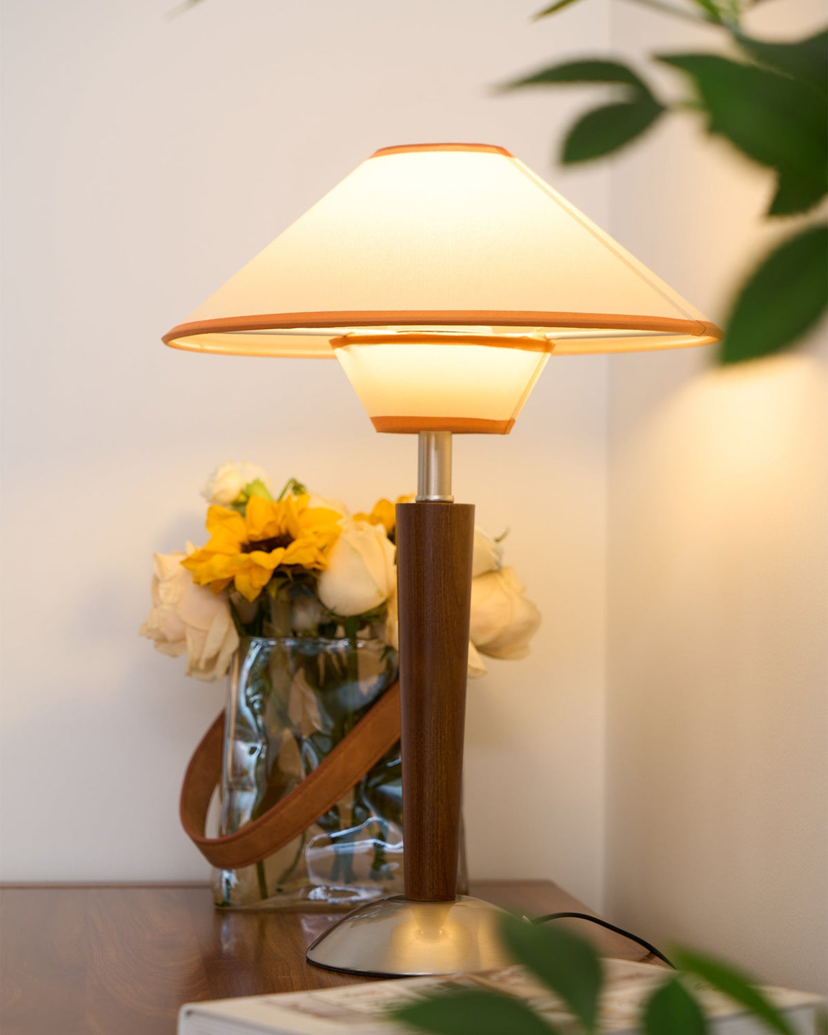 Talonwood Table Lamp — ∅11.8″ × H17.3″, Tan And Walnut Variant