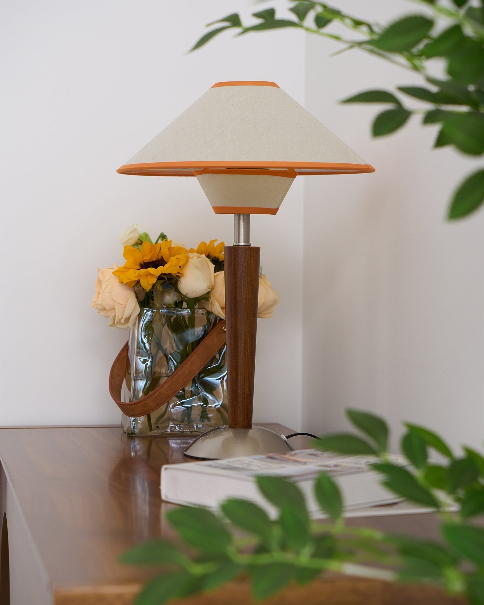 Talonwood Table Lamp — ∅11.8″ × H17.3″, Tan And Walnut Variant
