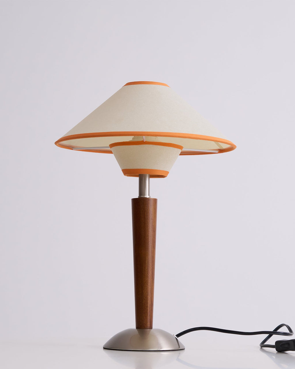 Talonwood Table Lamp — ∅11.8″ × H17.3″, Tan And Walnut Variant