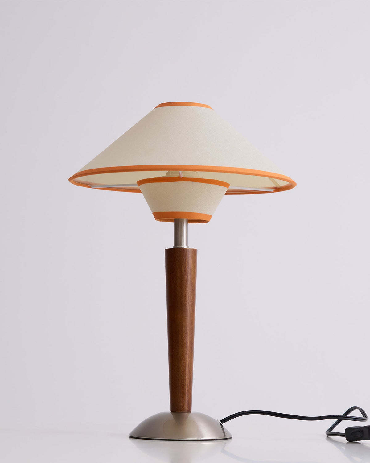 Talonwood Table Lamp — ∅11.8″ × H17.3″, Tan And Walnut Variant