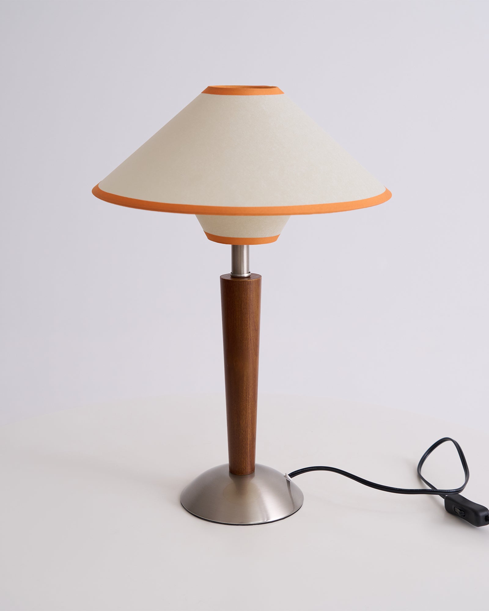 Talonwood Table Lamp — ∅11.8″ × H17.3″, Tan And Walnut Variant