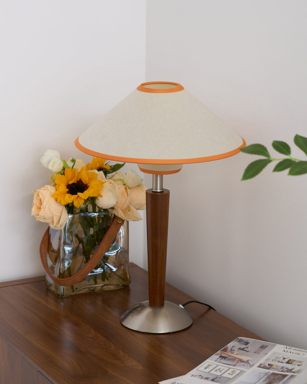 Talonwood Table Lamp — ∅11.8″ × H17.3″, Tan And Walnut Variant