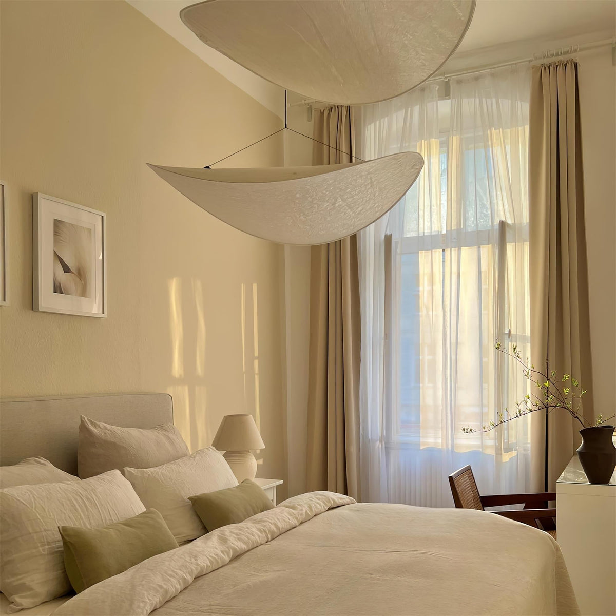Tense Sculptural Pendant Light — Floating Silhouette & Multi Head Cluster Configuration