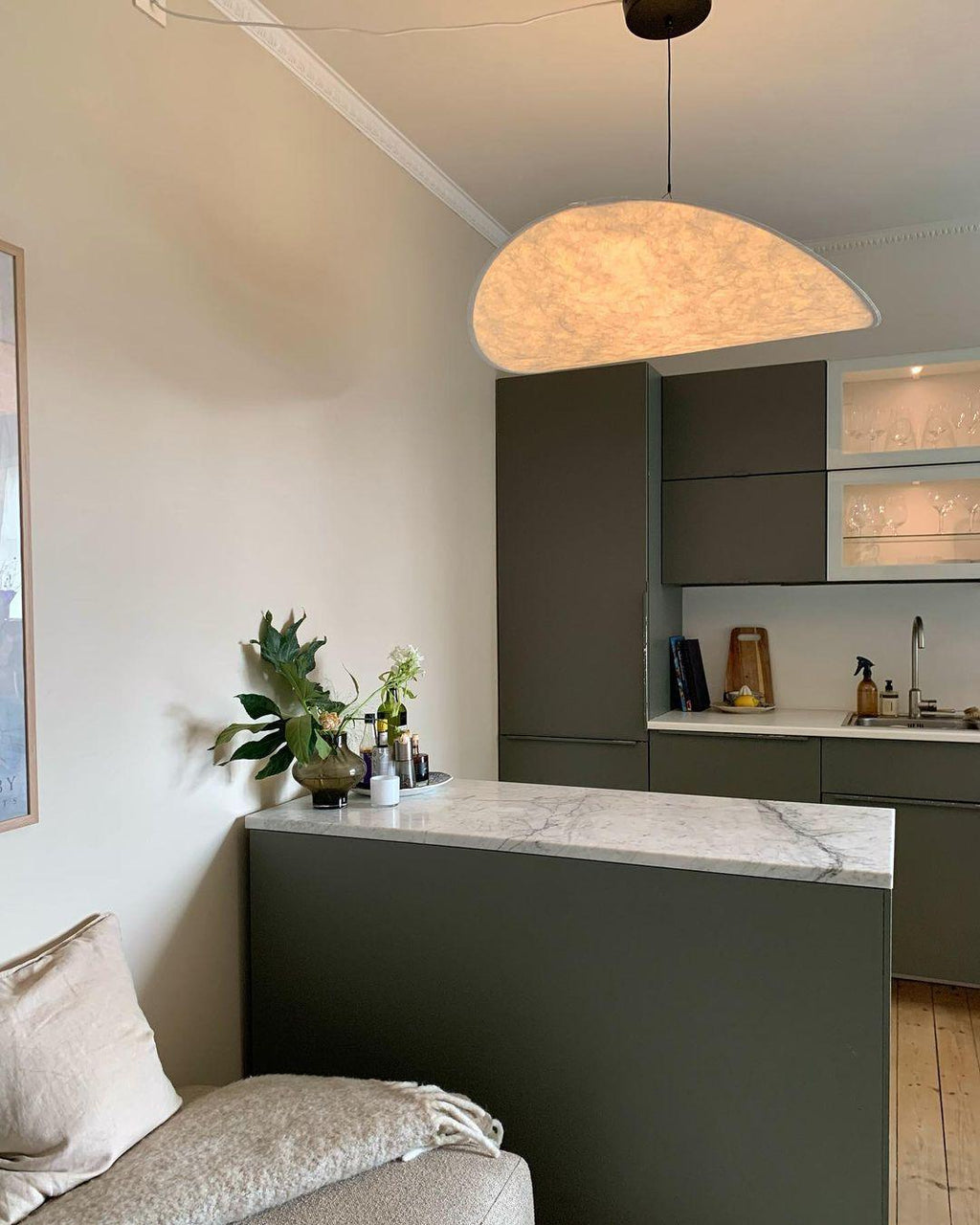 Tense Sculptural Pendant Light — Floating Silhouette & Multi Head Cluster Configuration