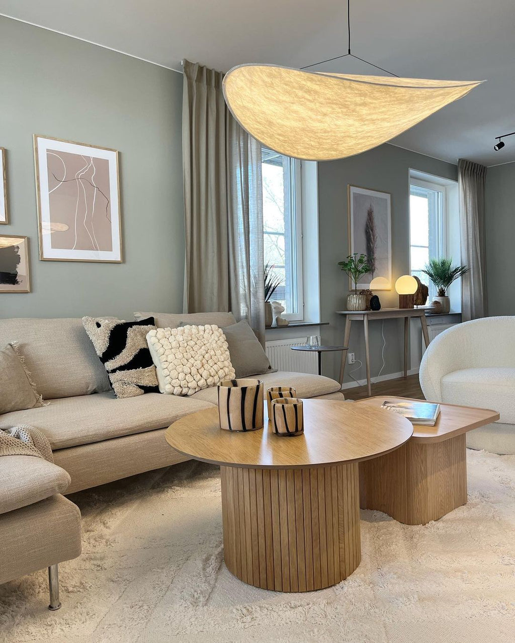 Tense Sculptural Pendant Light — Floating Silhouette & Multi Head Cluster Configuration