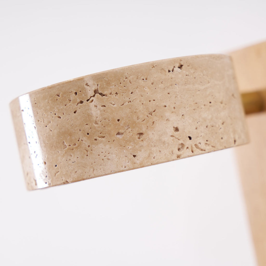 Moderní nástěnné svítidlo Grove Beam — minimalistický design, přímé světlo směřující dolů