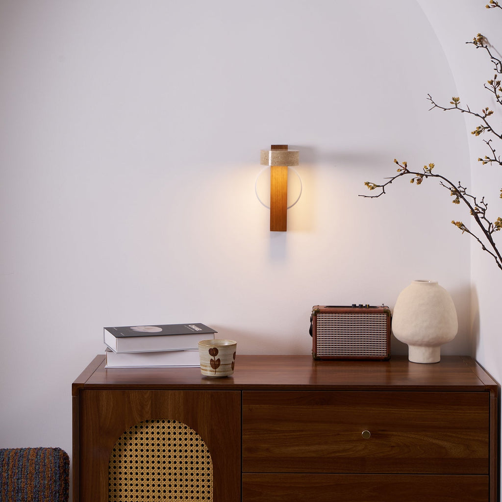 Moderní nástěnné svítidlo Grove Beam — minimalistický design, přímé světlo směřující dolů
