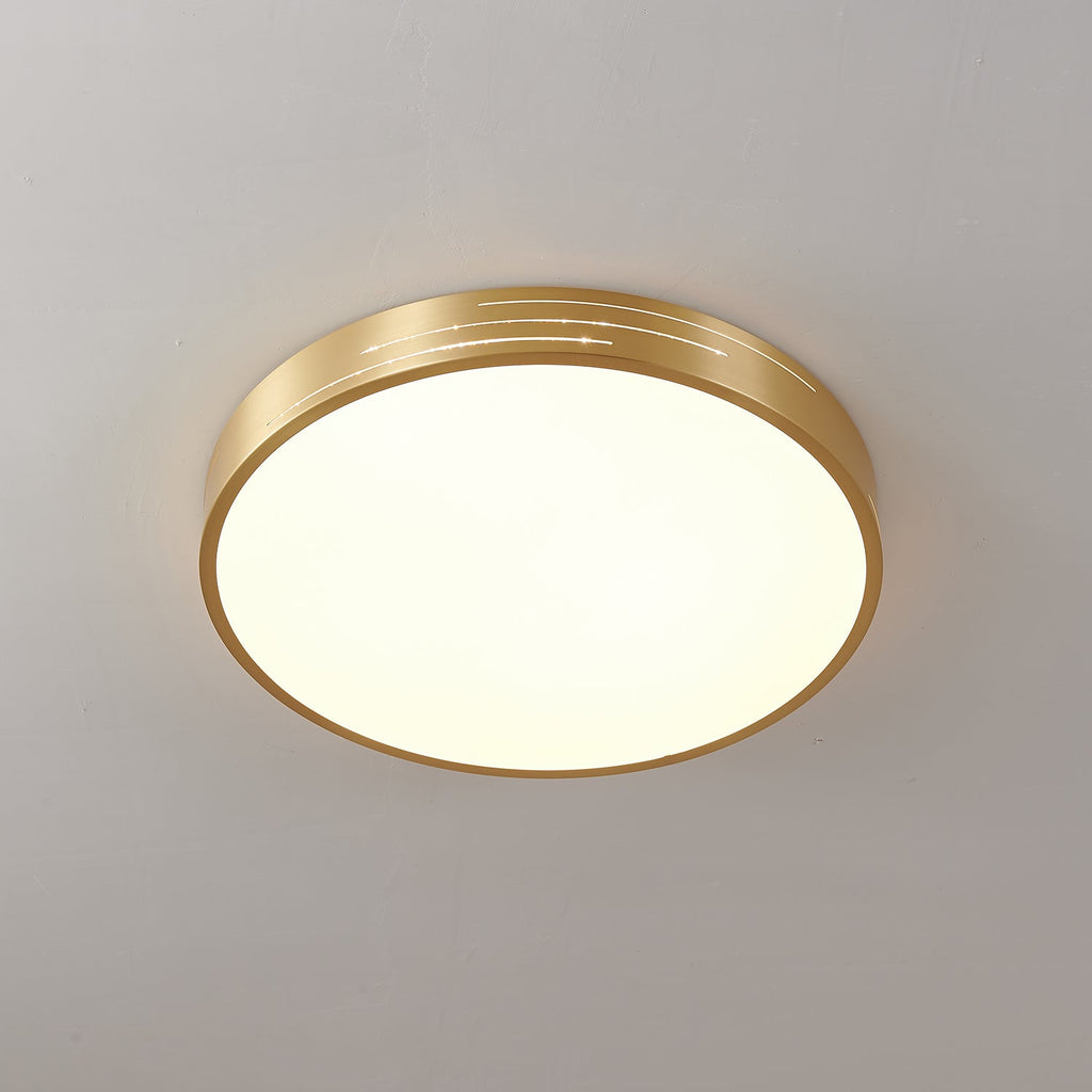 Plafoniera moderna Lustra — finiture geometriche in ottone