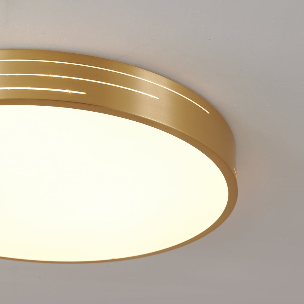 Plafoniera moderna Lustra — finiture geometriche in ottone