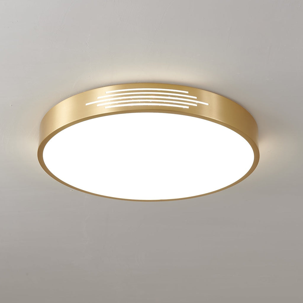 Plafoniera moderna Lustra — finiture geometriche in ottone