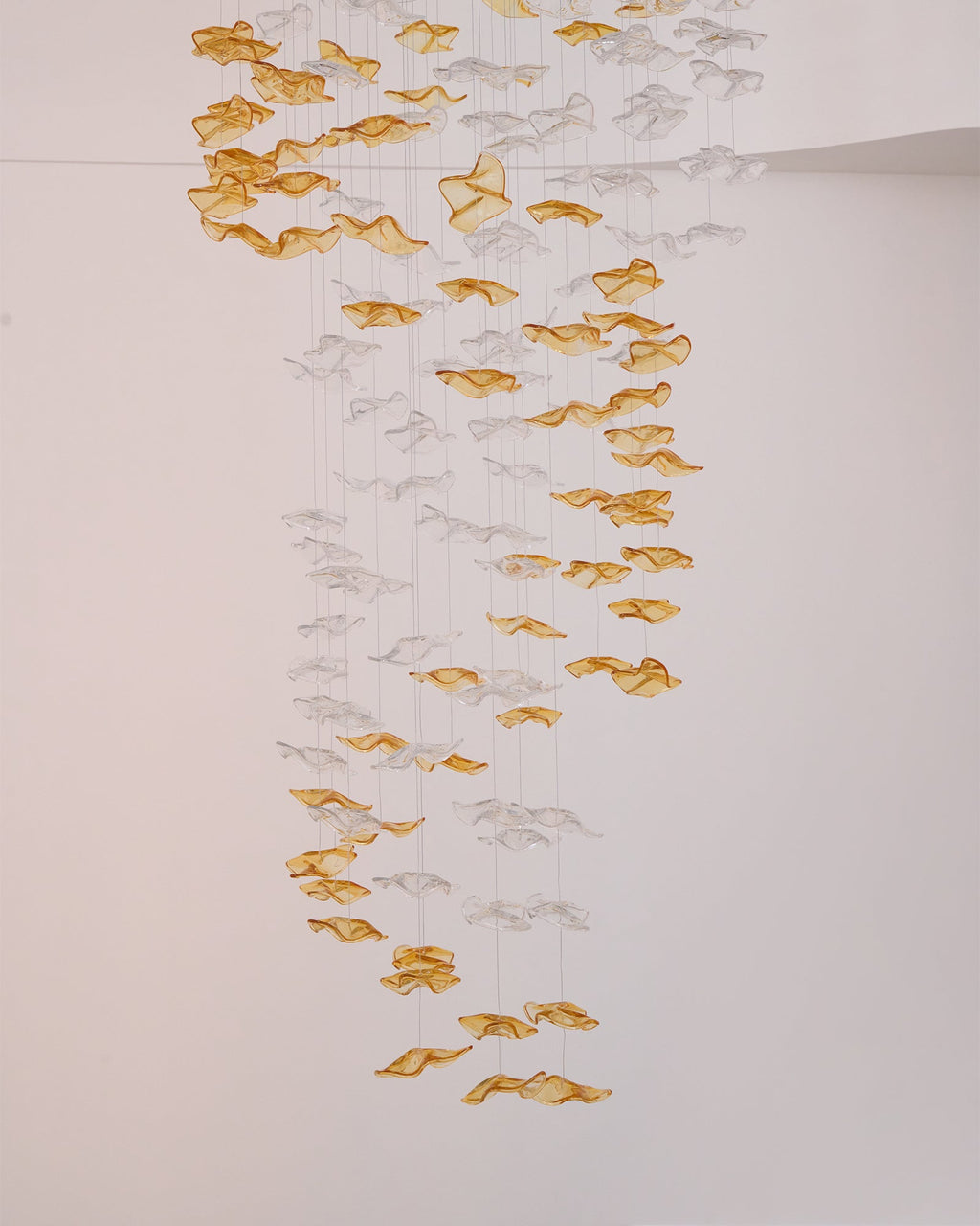 Grande lampadario a foglie di cristallo Nephele — Rosone 210x80cm, onde a cascata